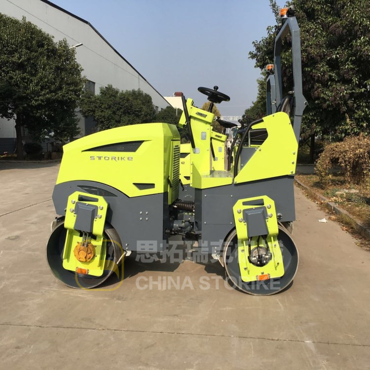 小型壓路機(jī)十字路口施工，瀝青路面的接縫有什么技巧處理